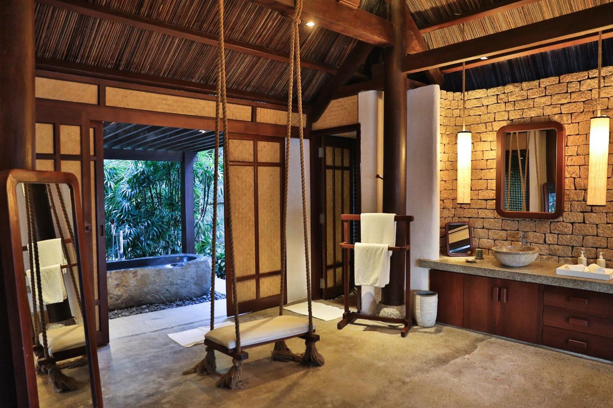 Lagoon Pool Villa